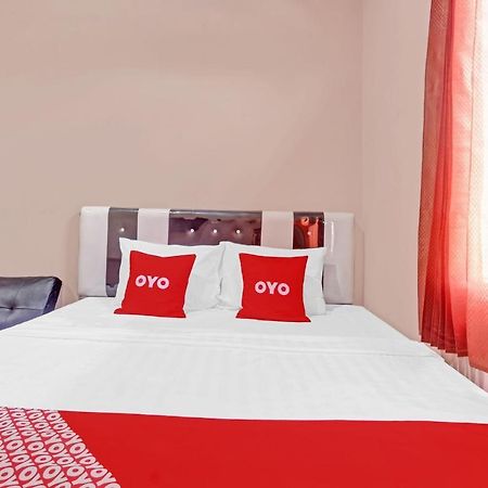 Oyo 90796 Hotel Mulya Indah Tambakmulya Bagian luar foto