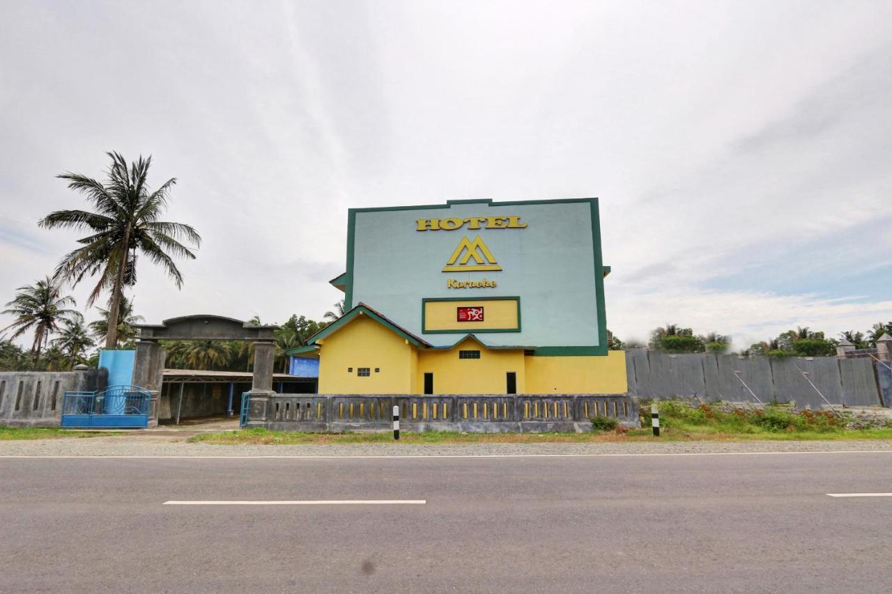 Oyo 90796 Hotel Mulya Indah Tambakmulya Bagian luar foto