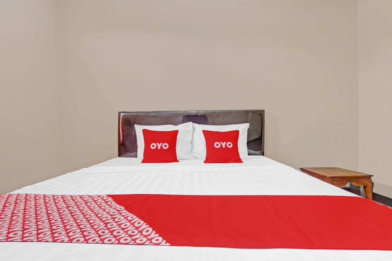 Oyo 90796 Hotel Mulya Indah Tambakmulya Bagian luar foto