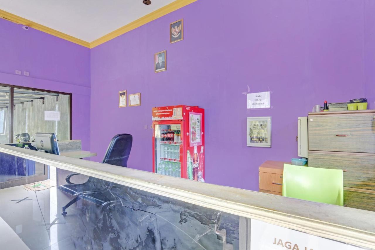 Oyo 90796 Hotel Mulya Indah Tambakmulya Bagian luar foto