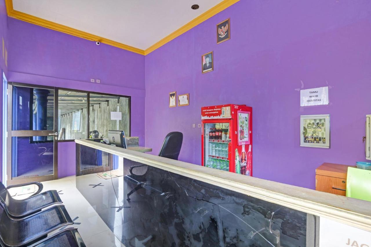 Oyo 90796 Hotel Mulya Indah Tambakmulya Bagian luar foto