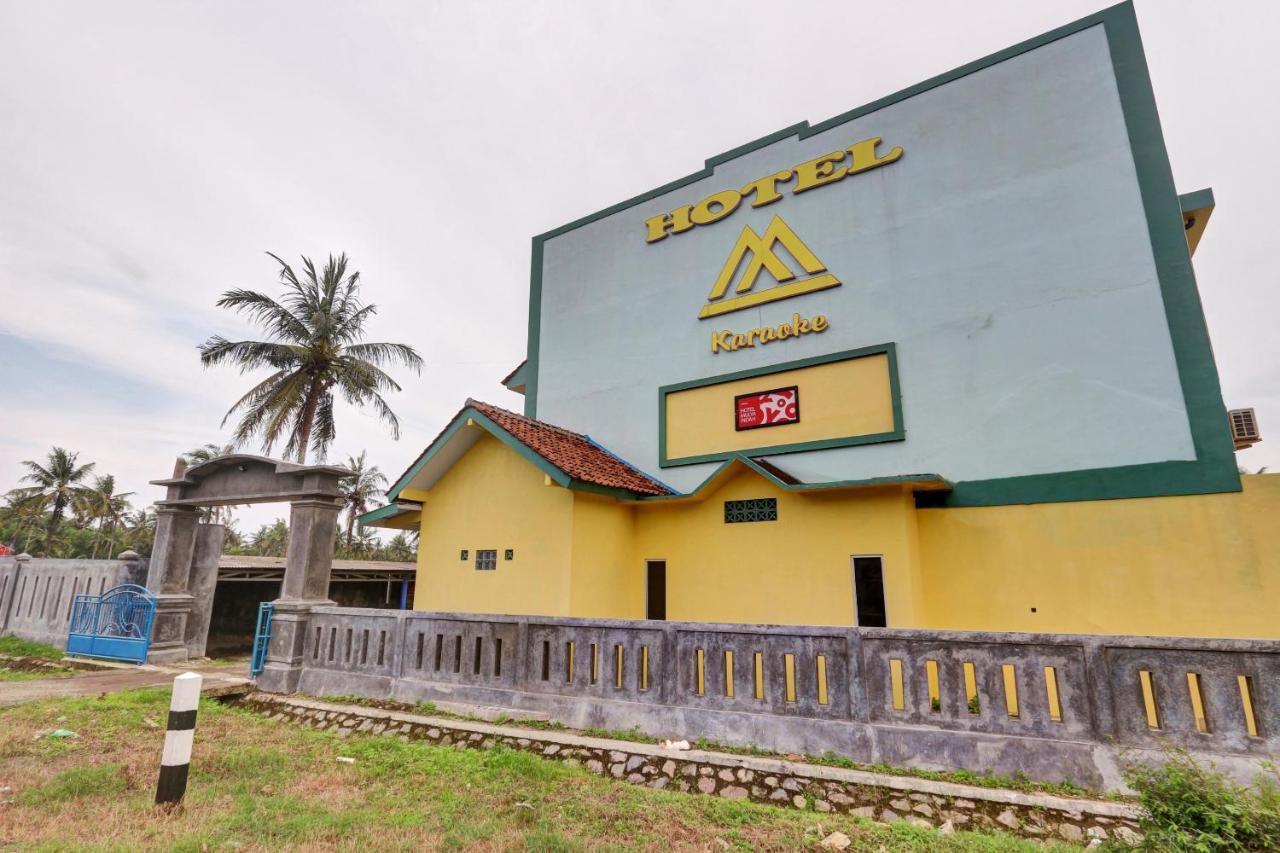 Oyo 90796 Hotel Mulya Indah Tambakmulya Bagian luar foto